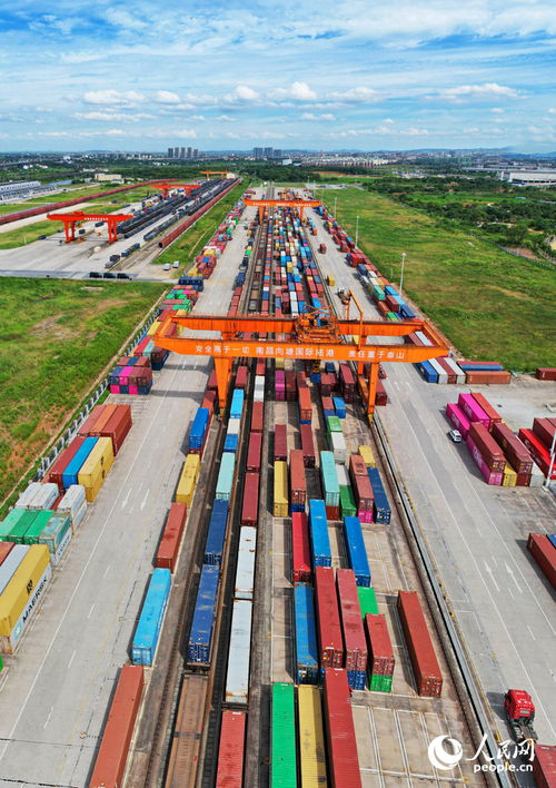 南昌國際陸港運(yùn)輸忙